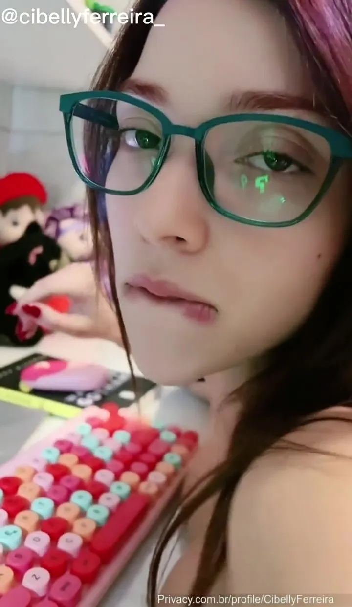 Privacy Cibelly Ferreira pelada de quatro mostrando a buceta rosinha 5