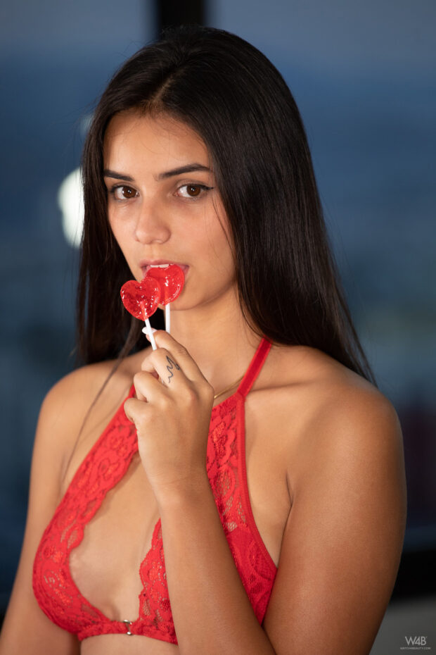 Sarah Joy - Novinha Linda e Gostosa Pelada