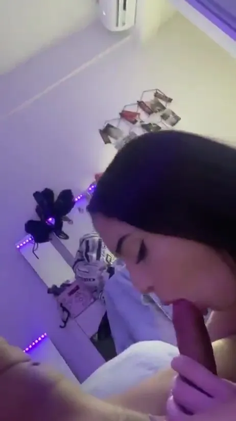 Nat Becker porn mamando na pica do amigo bem dotado 2